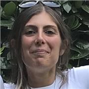 Docente di lingue, attualmente di Spagnolo. Preparata, con esperienza decennale e referenziata, anche per lingue Francese e Inglese per tutti i corsi di studio -medie, superiori e università- incluso livello professionale